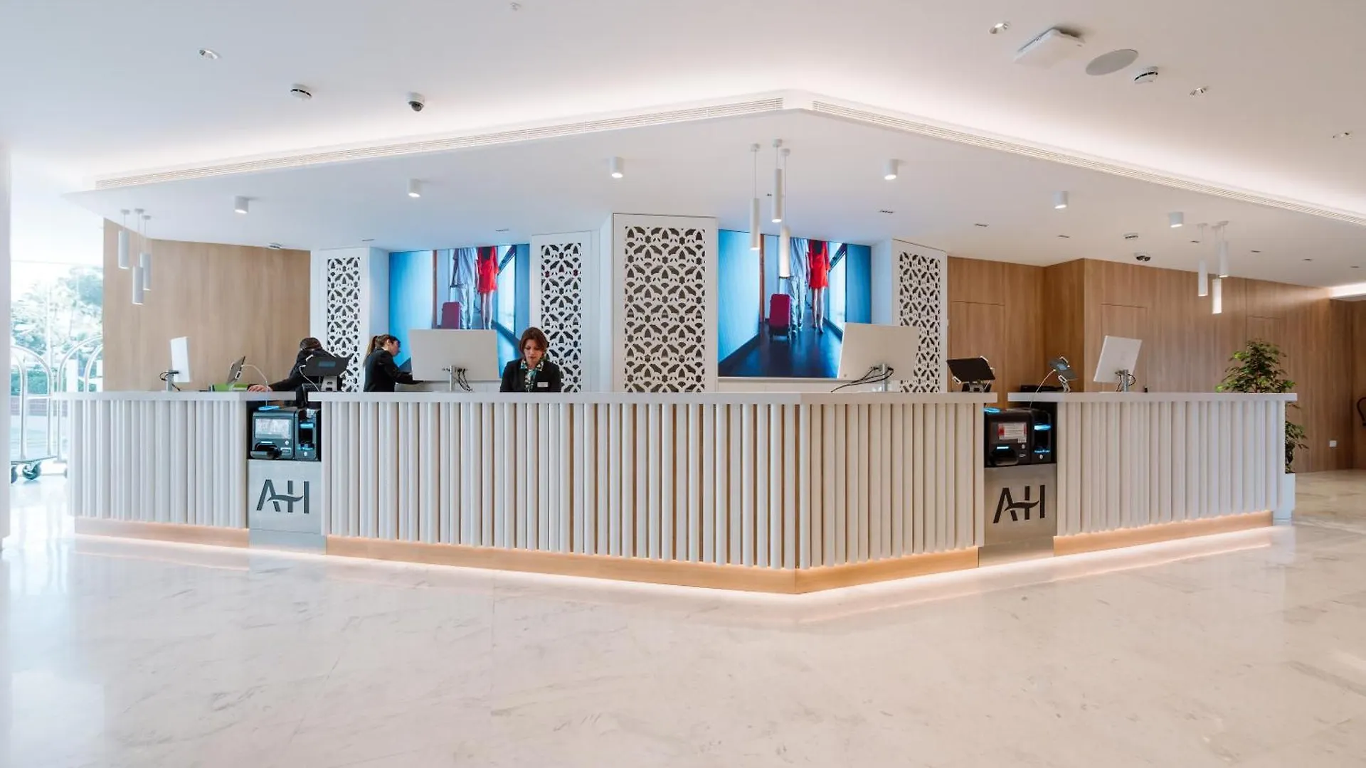 Hotel Tahití Playa Santa Susanna